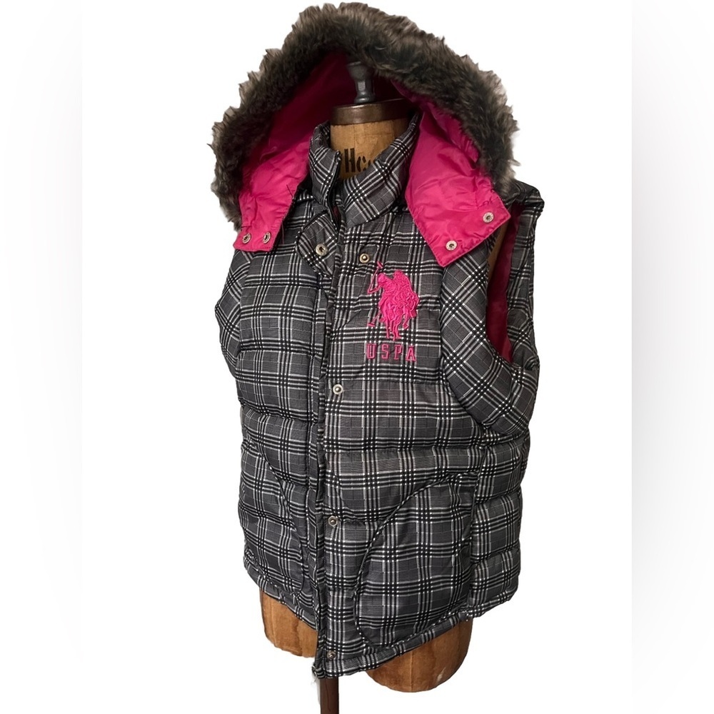 US Polo Assn. Plaid Puffer Vest Hooded Faux Fur NWOT L Pink/Black - Picture 3 of 9